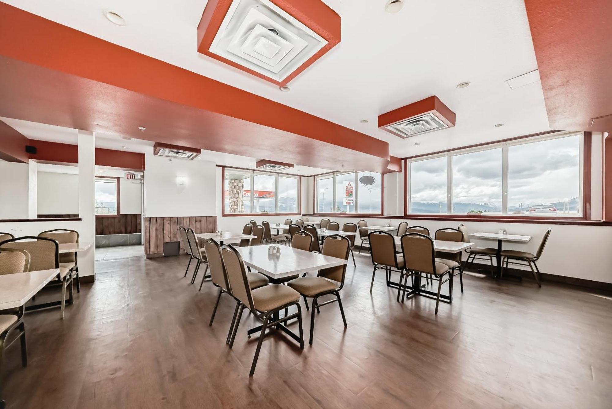 Grande Cache Inn & Suites Eksteriør billede