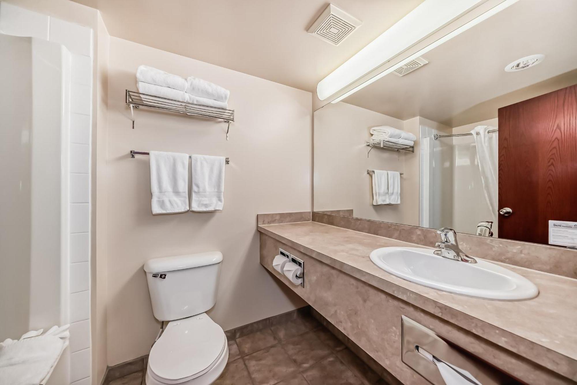Grande Cache Inn & Suites Eksteriør billede