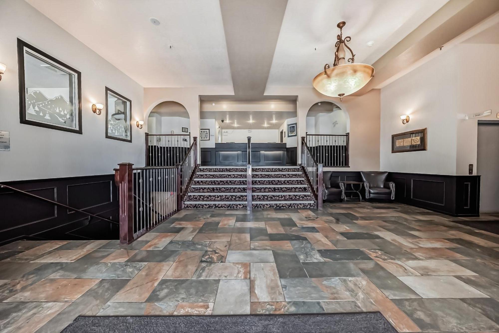 Grande Cache Inn & Suites Eksteriør billede