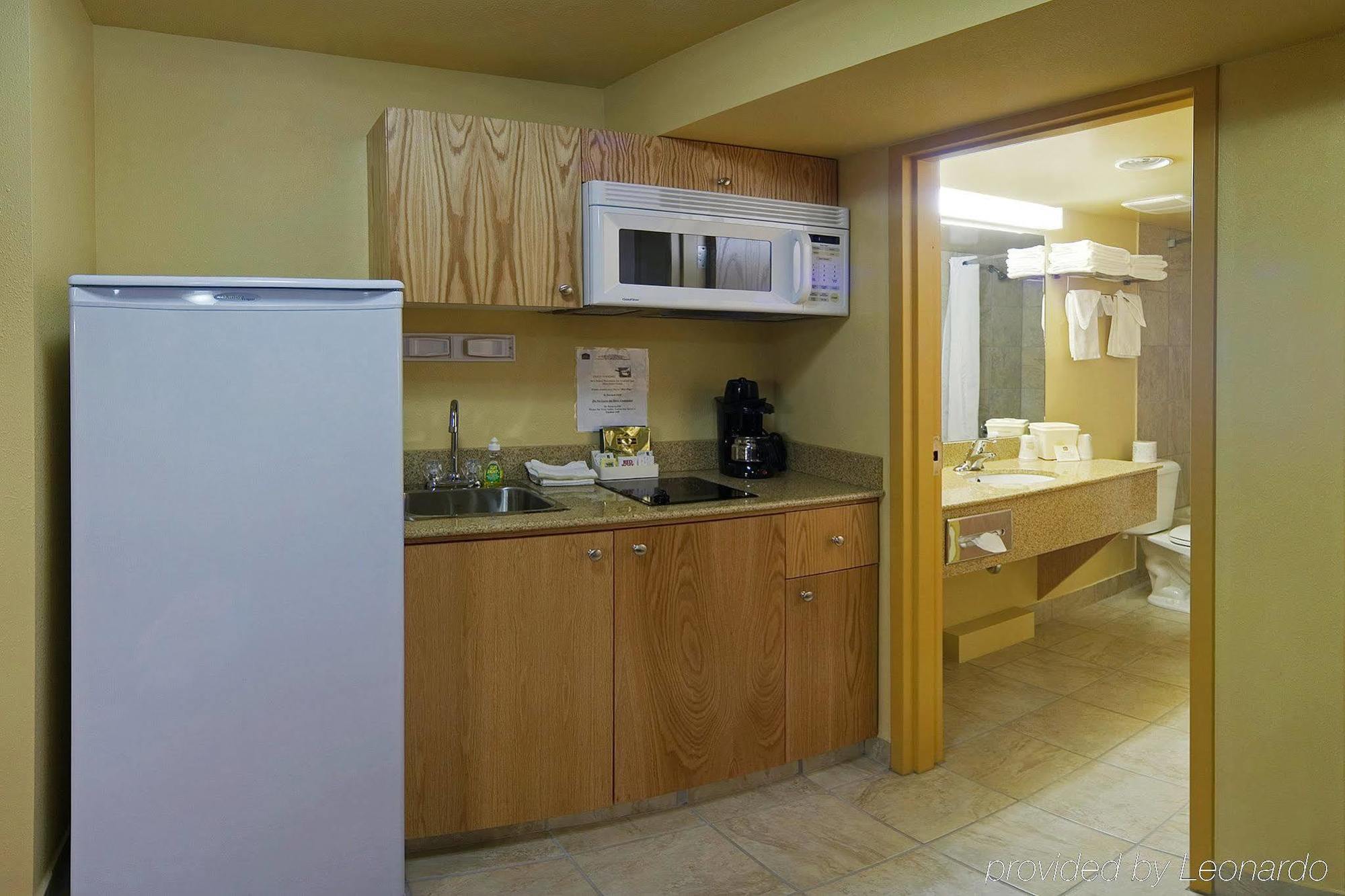 Grande Cache Inn & Suites Værelse billede