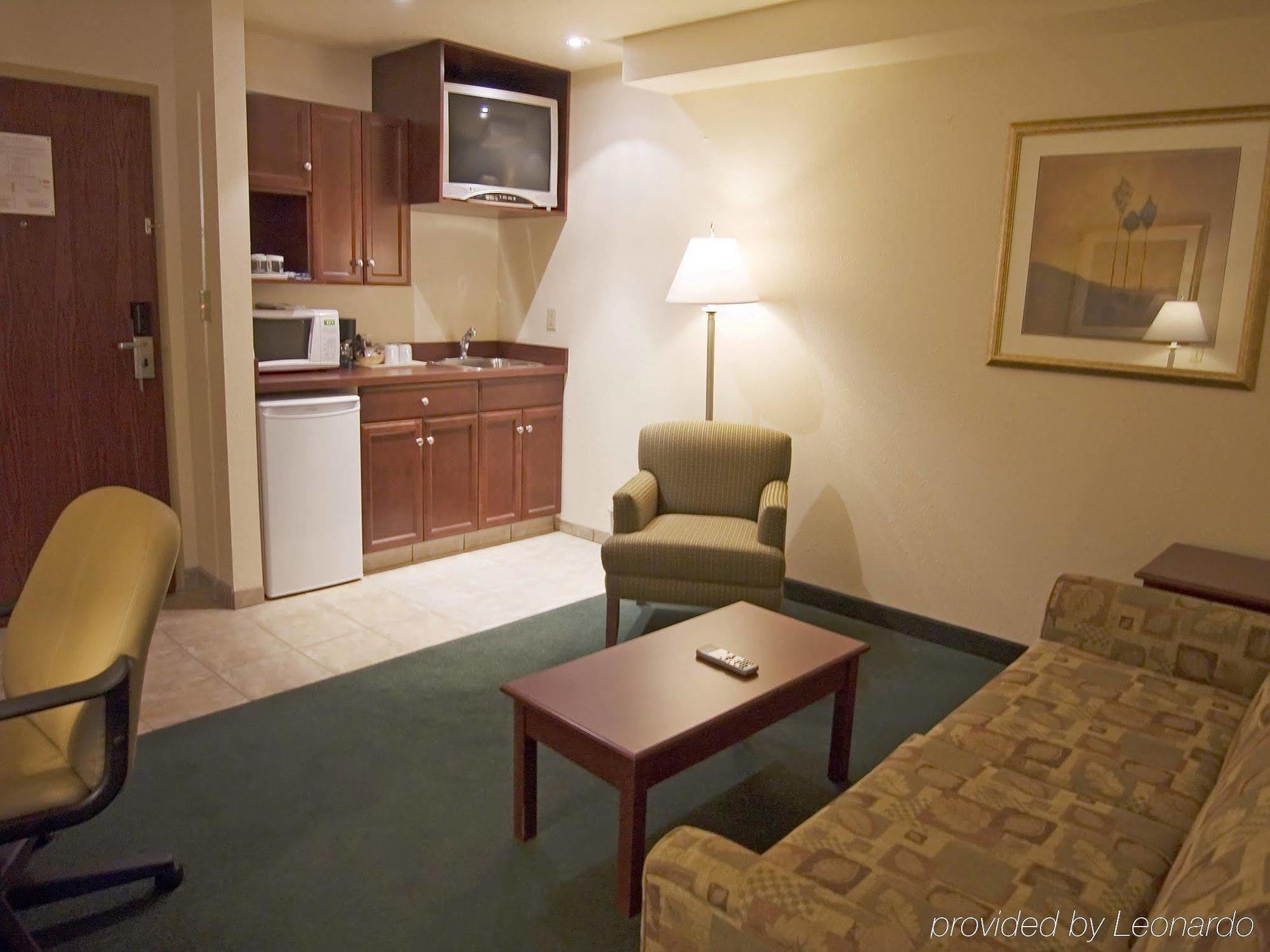 Grande Cache Inn & Suites Værelse billede