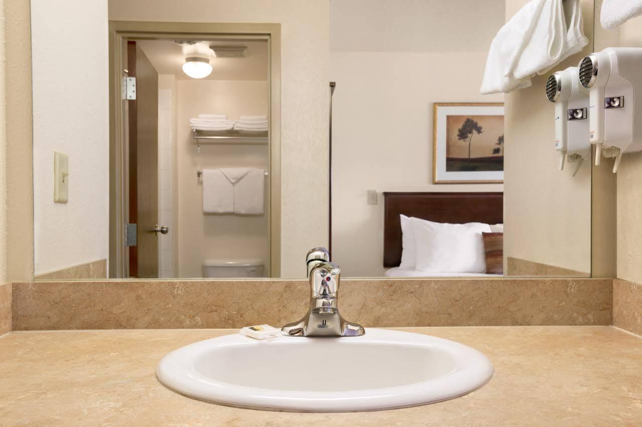 Grande Cache Inn & Suites Eksteriør billede